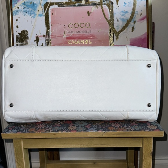 ๐ฅ Chanel bowler bag quilted leather ๐ฅ - Picture 7 of 15